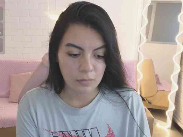 Coraline-tay webcam