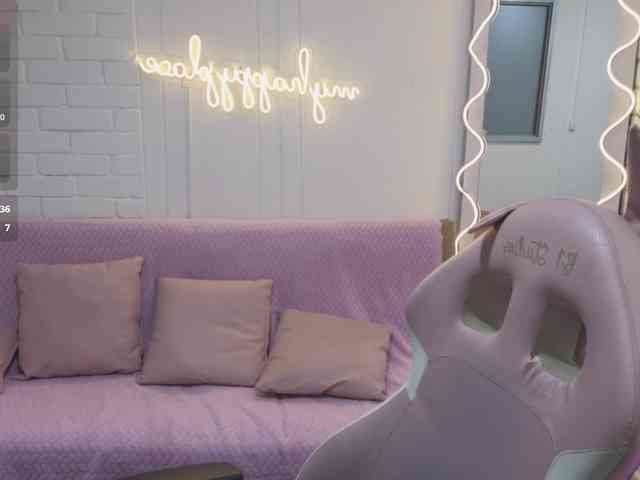 Coraline-tay webcam