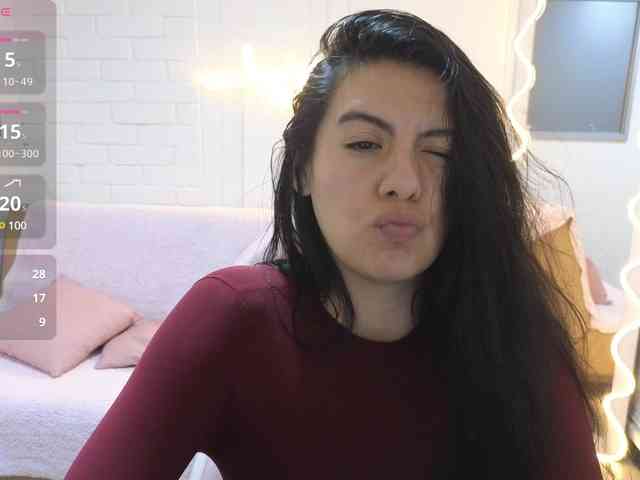 Coraline-tay webcam