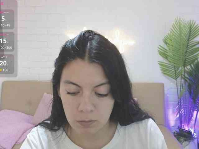 Coraline-tay webcam