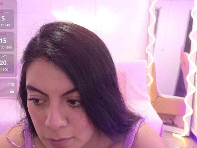 Coraline-tay webcam