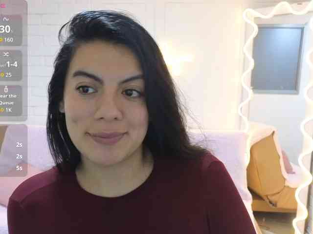 Coraline-tay webcam