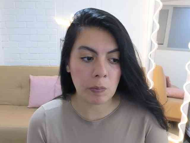 Coraline-tay webcam