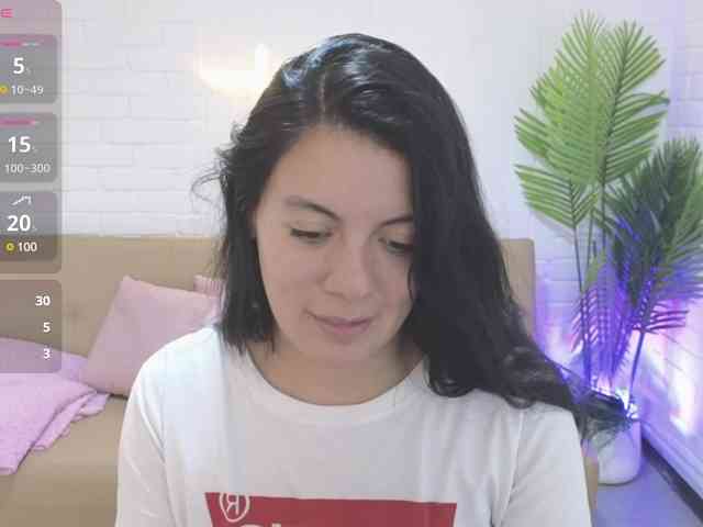 Coraline-tay webcam