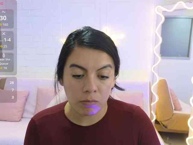 Coraline-tay webcam