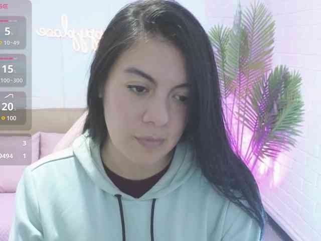 Coraline-tay webcam