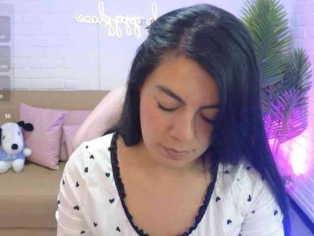 Coraline-tay webcam