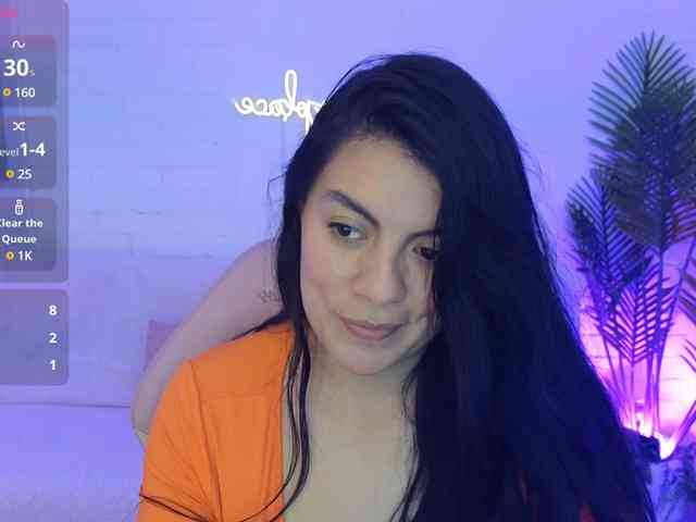 Coraline-tay webcam