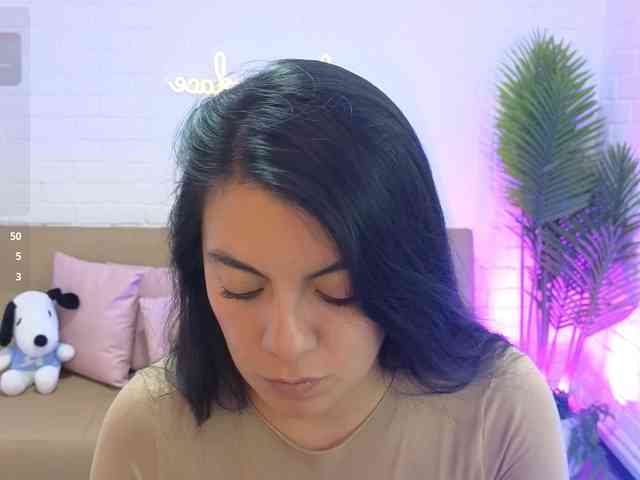 Coraline-tay webcam