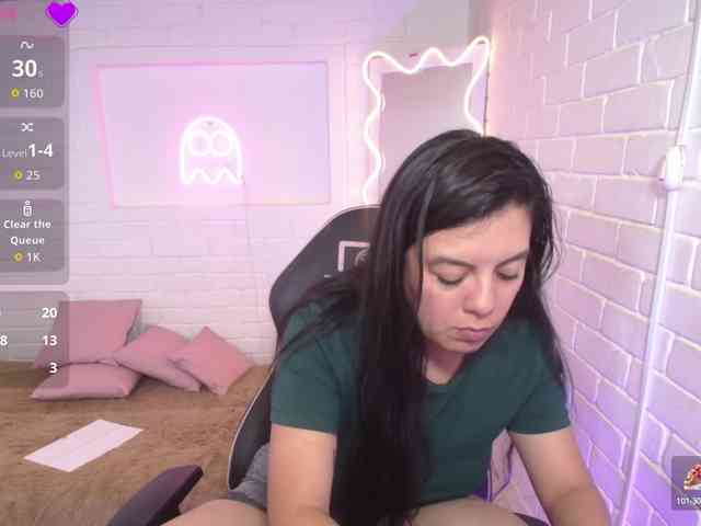 Coraline-tay webcam