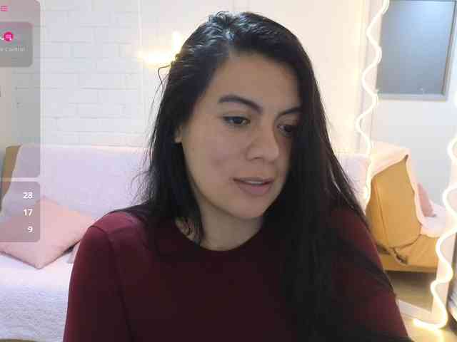 Coraline-tay webcam