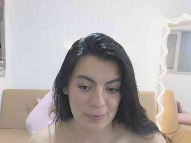 Coraline-tay webcam