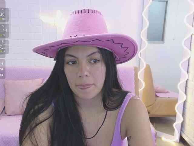 Coraline-tay webcam