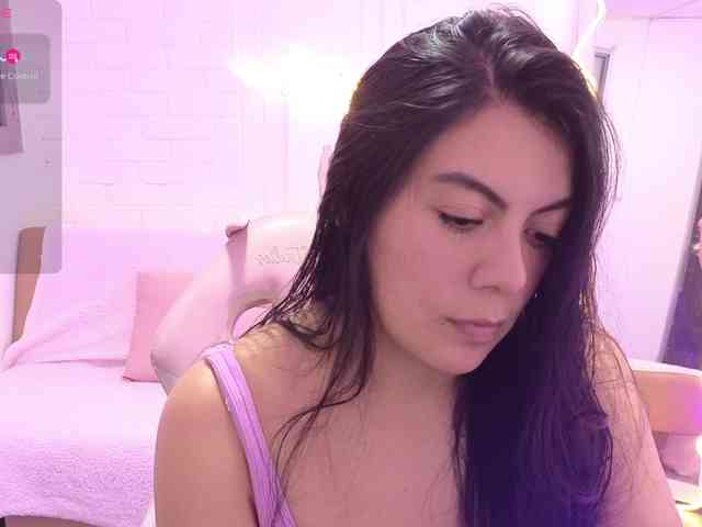 Coraline-tay webcam