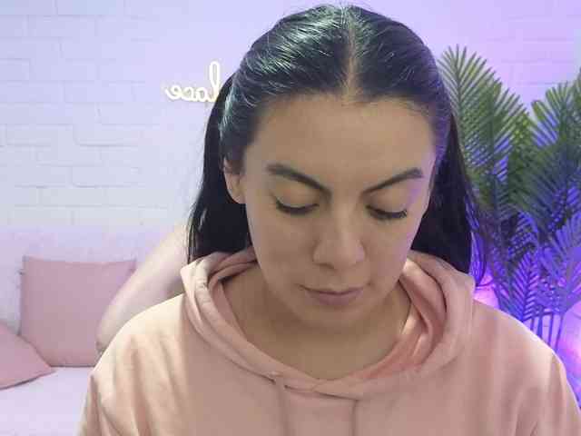 Coraline-tay webcam