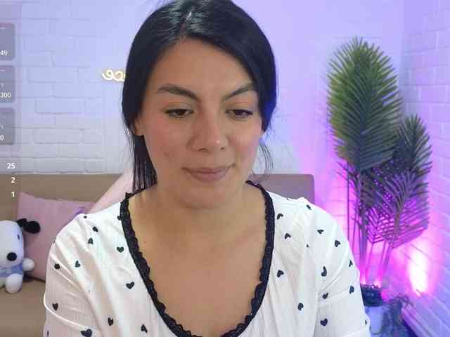 Coraline-tay webcam