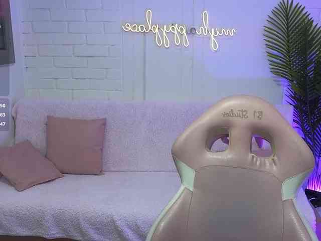 Coraline-tay webcam