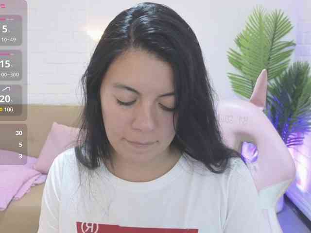 Coraline-tay webcam