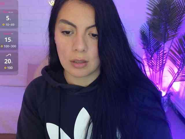 Coraline-tay webcam
