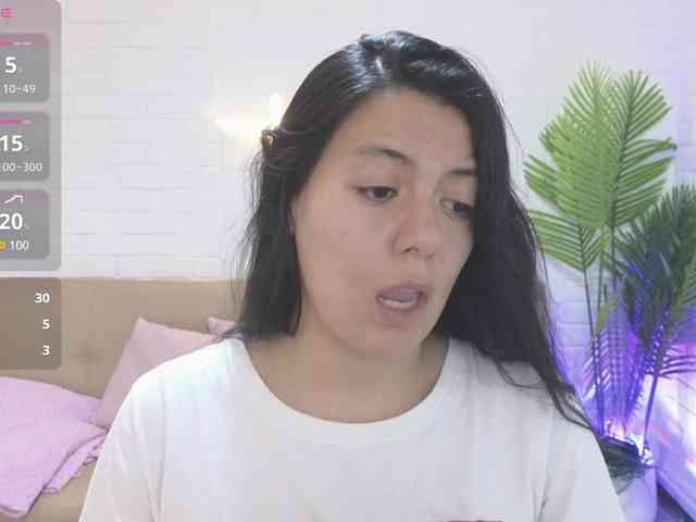 Coraline-tay webcam