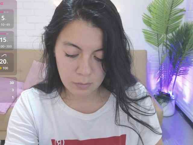 Coraline-tay webcam