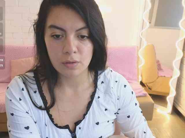 Coraline-tay webcam