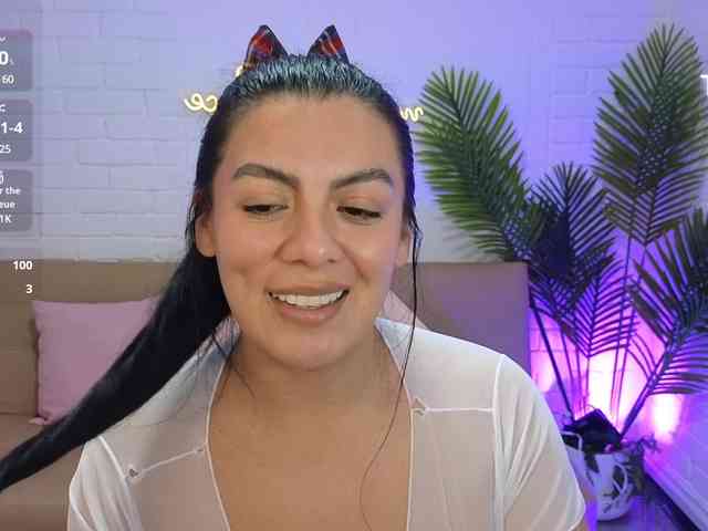 Coraline-tay webcam