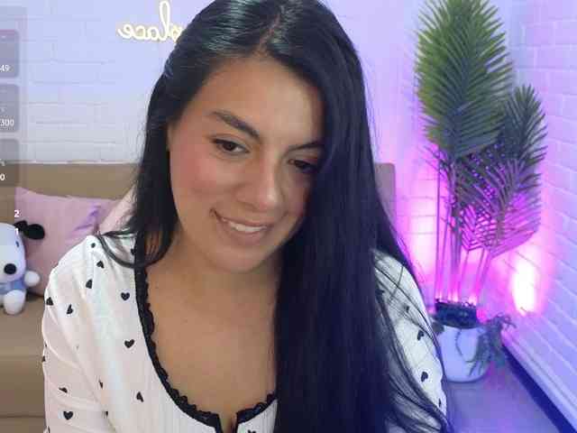 Coraline-tay webcam