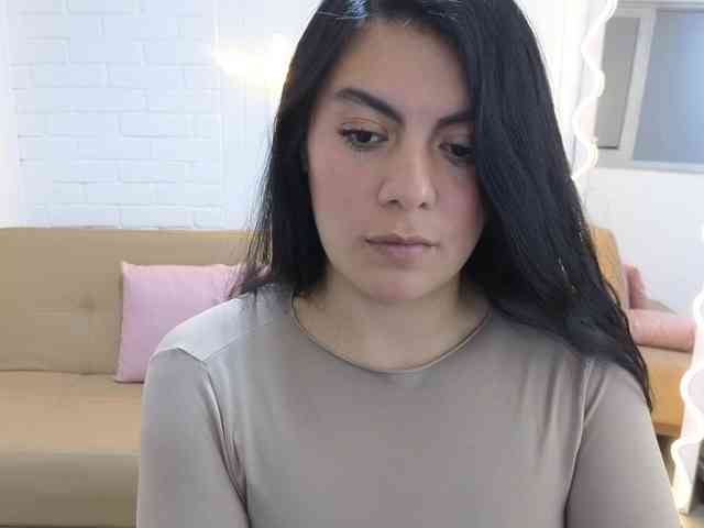 Coraline-tay webcam