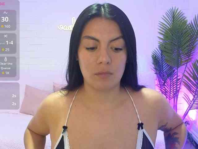 Coraline-tay webcam