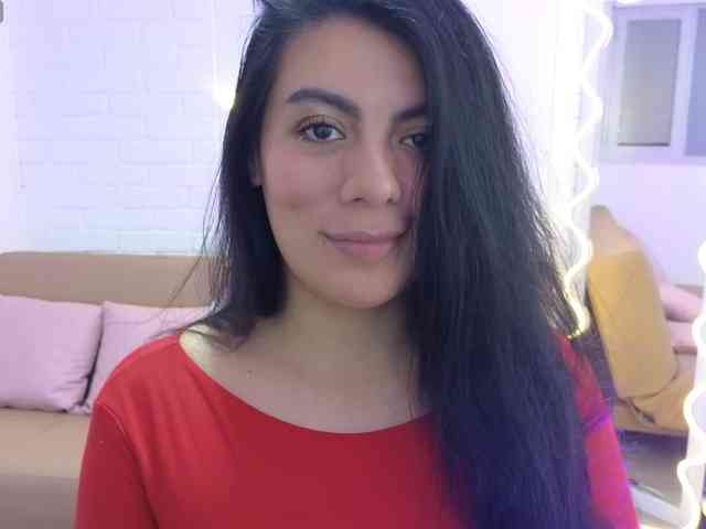 Coraline-tay webcam
