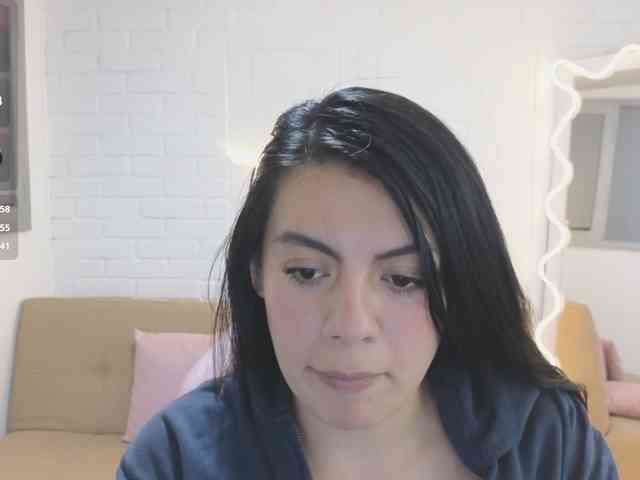 Coraline-tay webcam