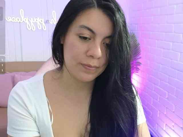 Coraline-tay webcam