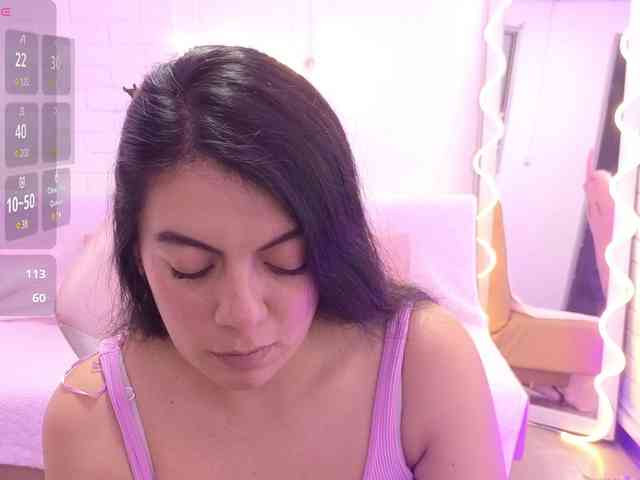 Coraline-tay webcam