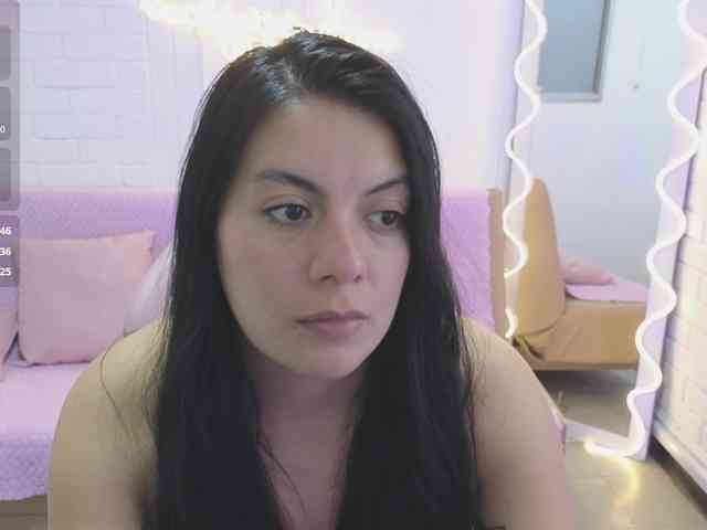 Coraline-tay webcam