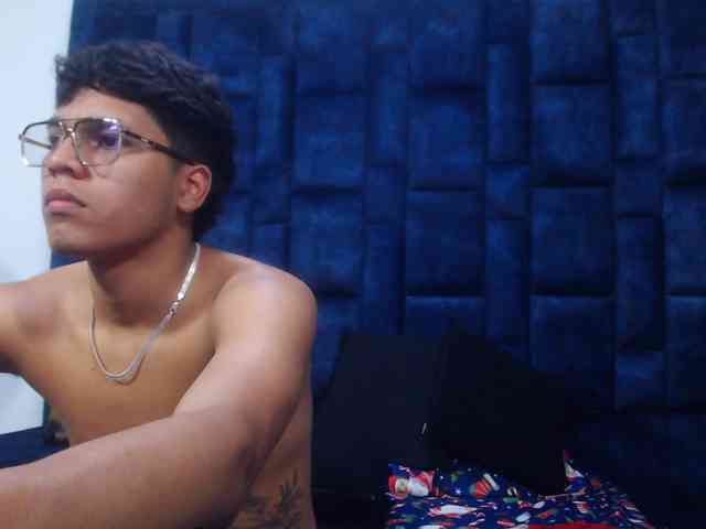 Group-Lustt webcam