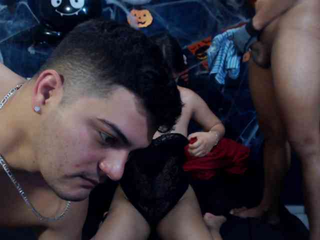 Group-Lustt webcam