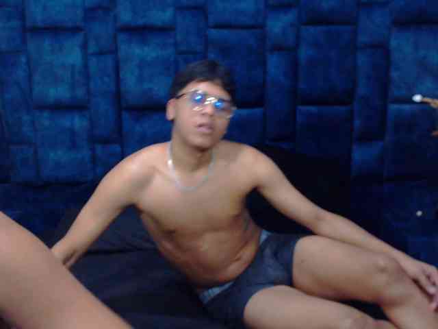 Group-Lustt webcam