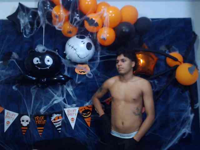 Group-Lustt webcam