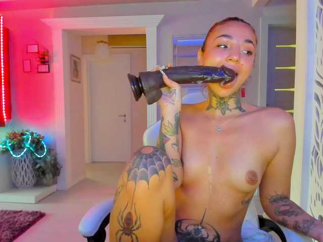 XoGoldie Porn
