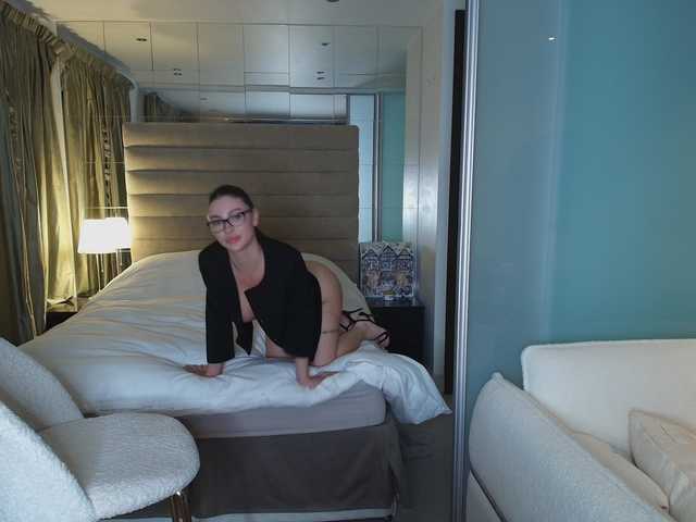 BonnyeBlack's BongaCams show and profile