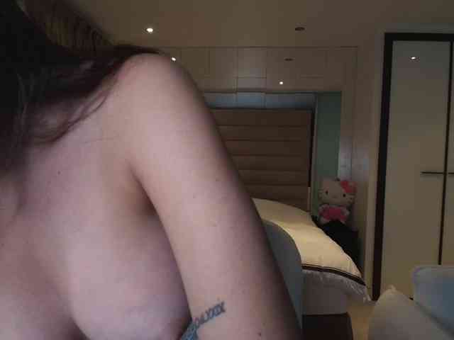 BonnyeBlack webcam
