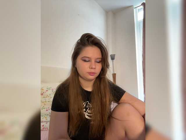 le modèle Chiculya est en webcam porno dans un show sur le site bongacams, il possède les tags suivants: White/Caucasian,Brunette,Hairy