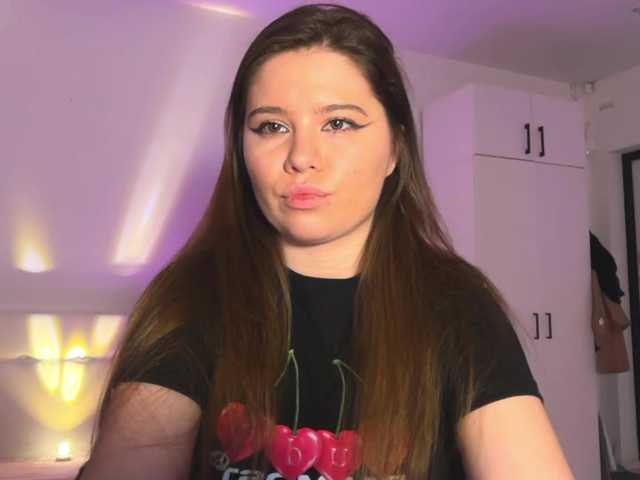 Chiculya's BongaCams show and profile