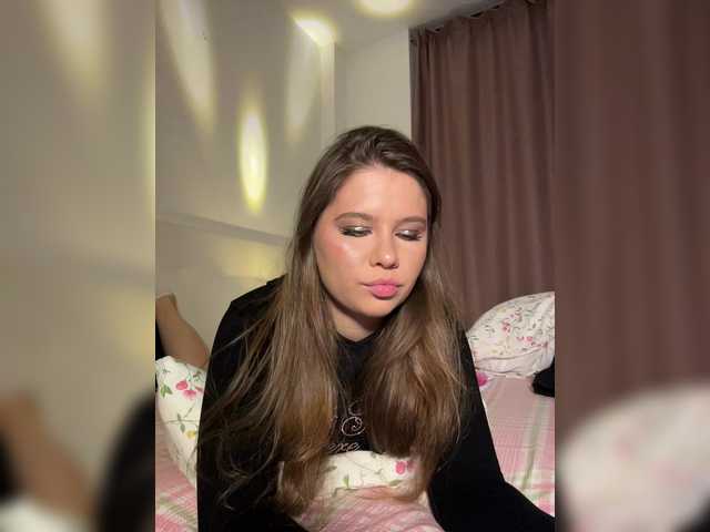 Chiculya's BongaCams show and profile