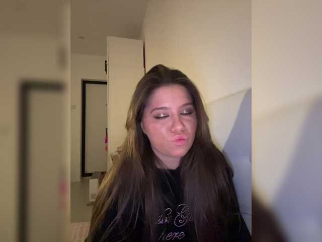 Chiculya's BongaCams show and profile