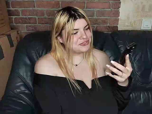 EmilyCline Live Webcam on BongaCams