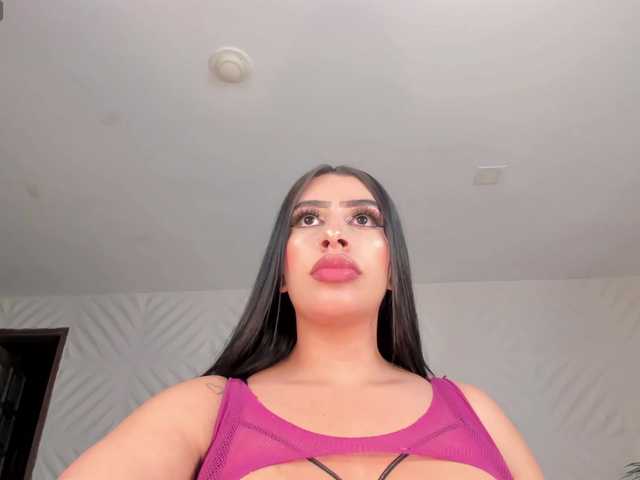 LeahLombardi's BongaCams show and profile