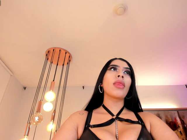 LeahLombardi from BongaCams