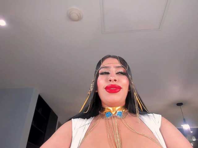 LeahLombardi's BongaCams show and profile